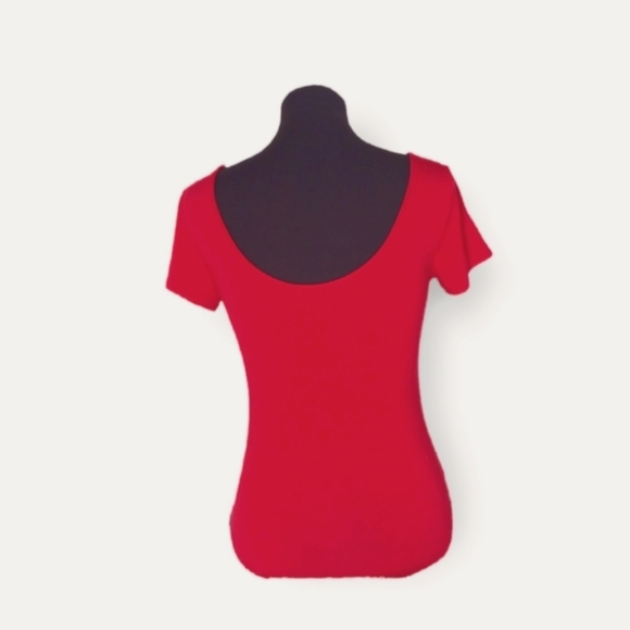 COPY - Hearts and hips bodysuit with snap bottoms red, size large. - Picture 6 of 9